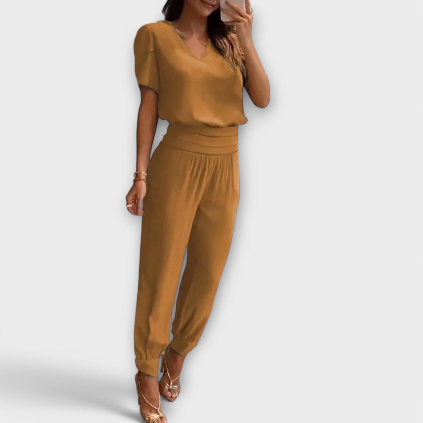 Irmelin: elegante conjunto de top y pantalón