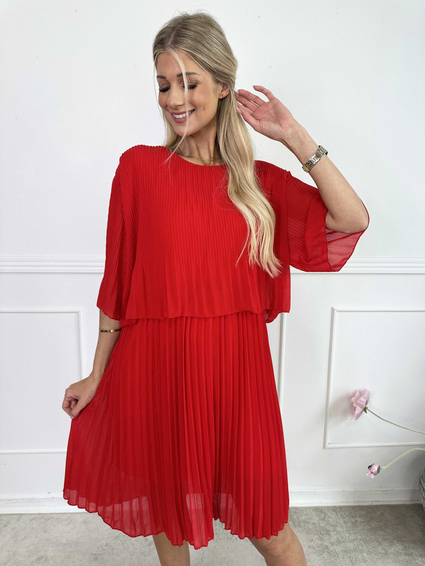 Kristina: bonito vestido plisado con volantes