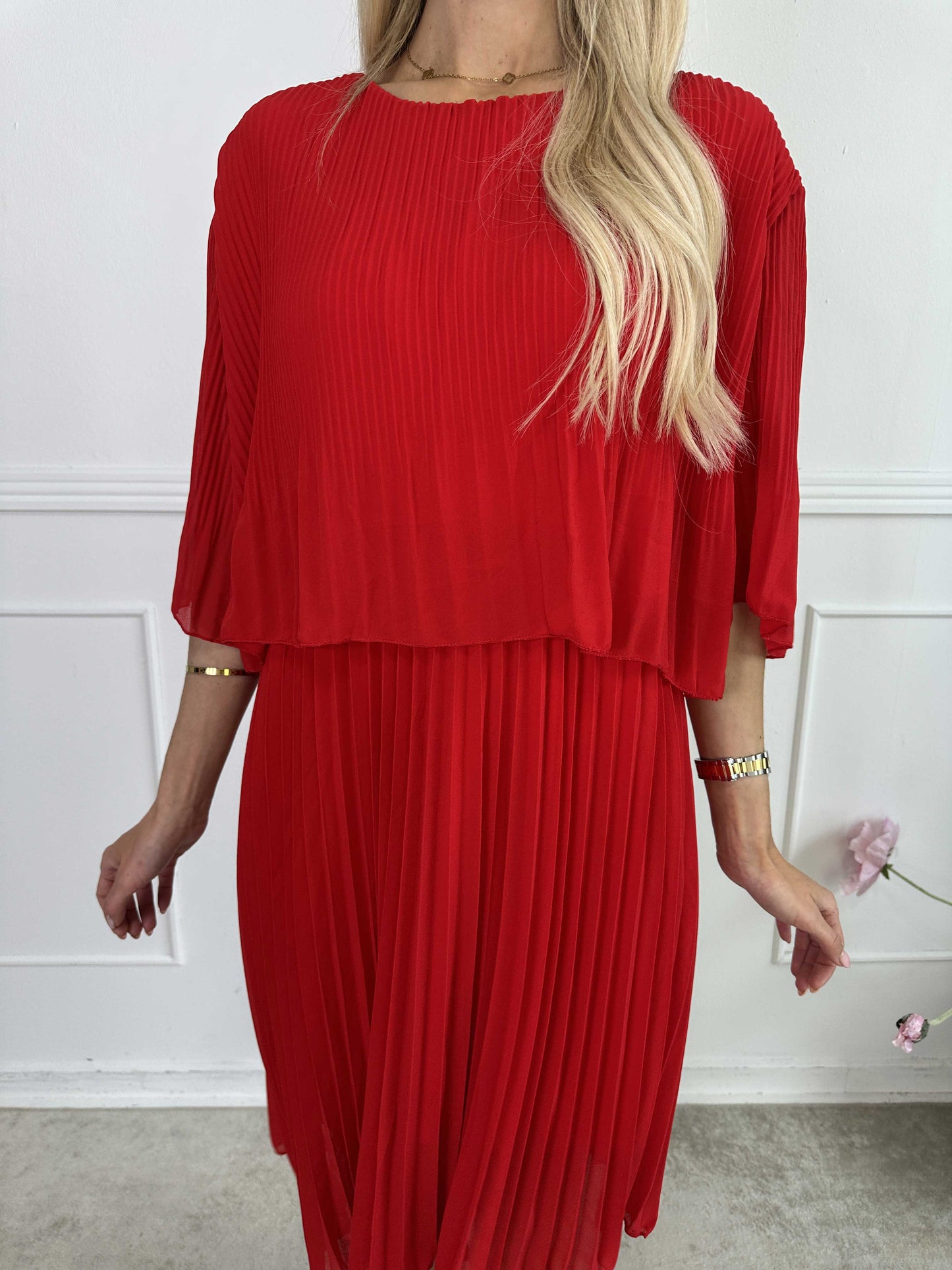 Kristina: bonito vestido plisado con volantes