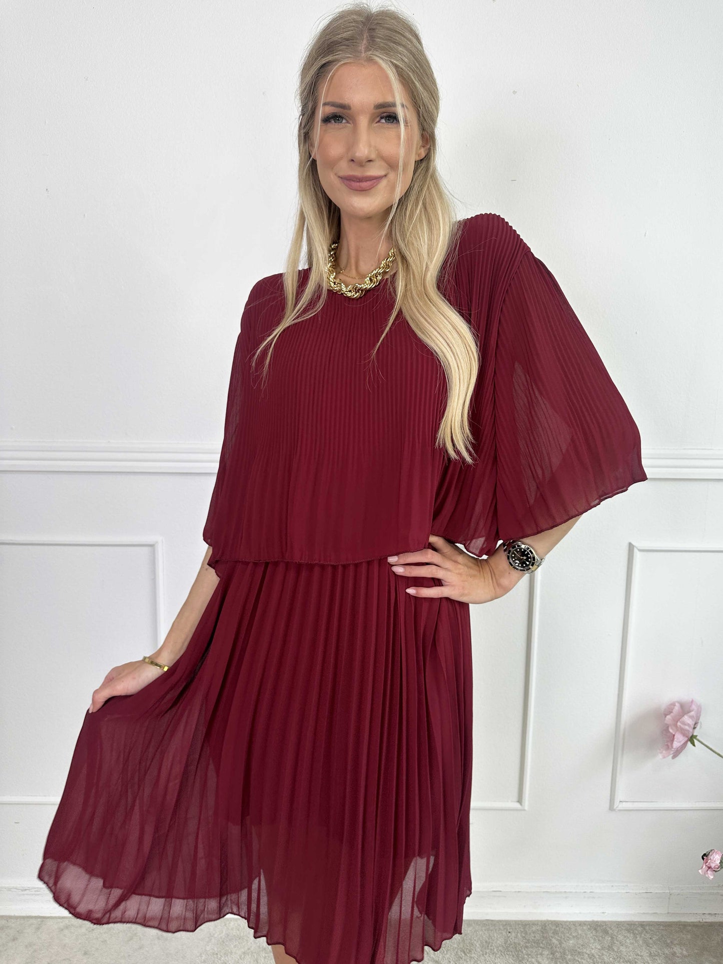 Kristina: bonito vestido plisado con volantes
