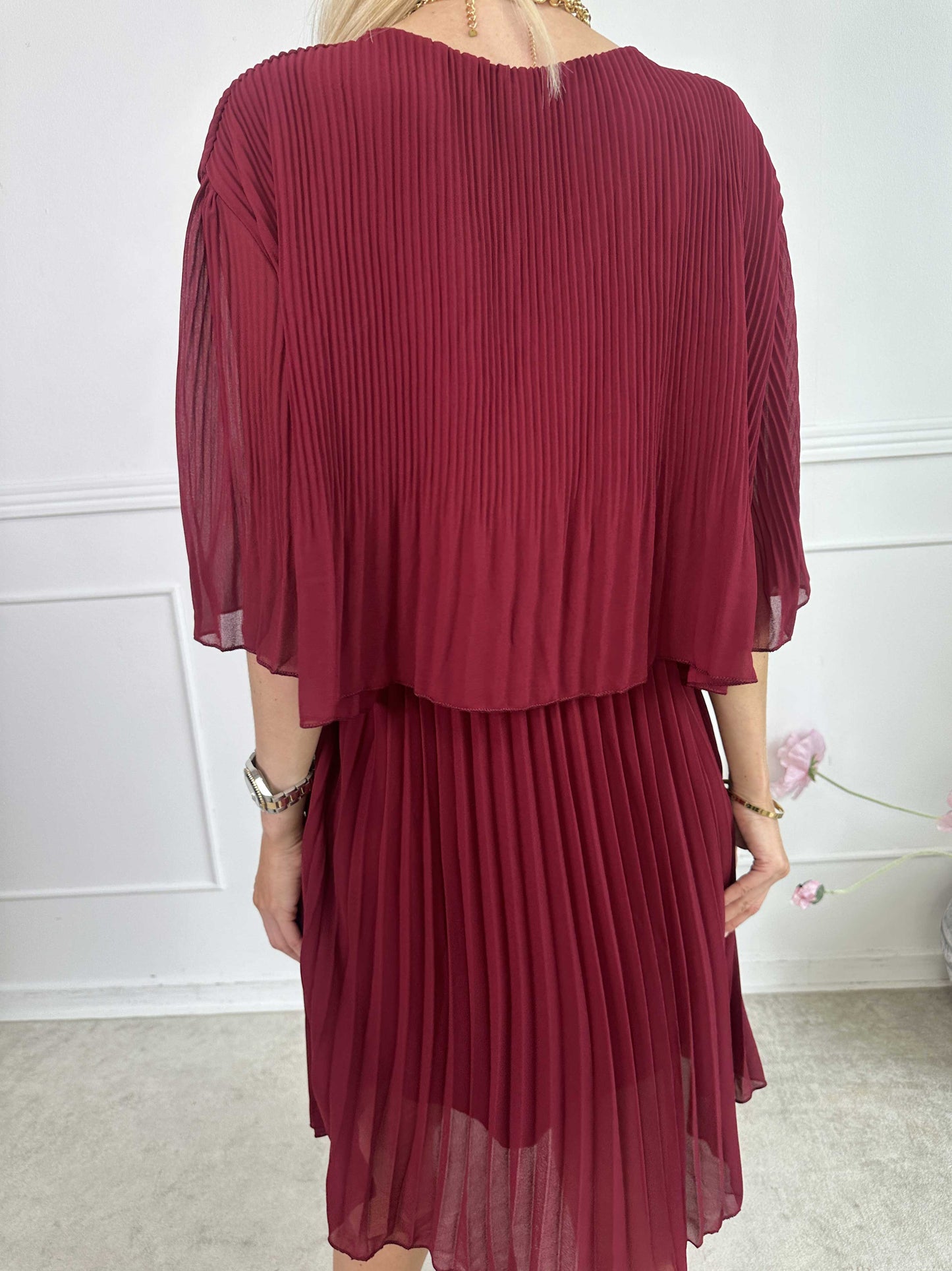 Kristina: bonito vestido plisado con volantes