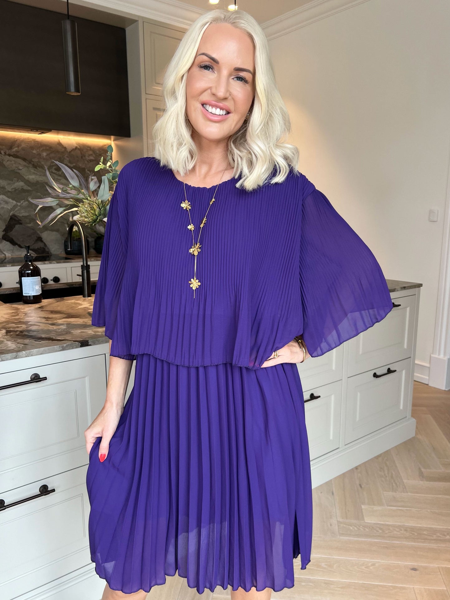 Kristina: bonito vestido plisado con volantes