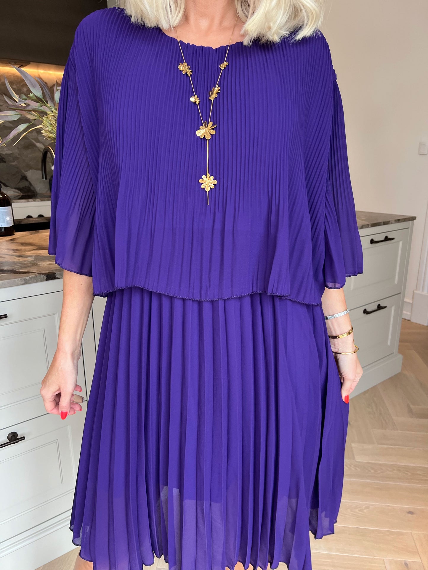 Kristina: bonito vestido plisado con volantes