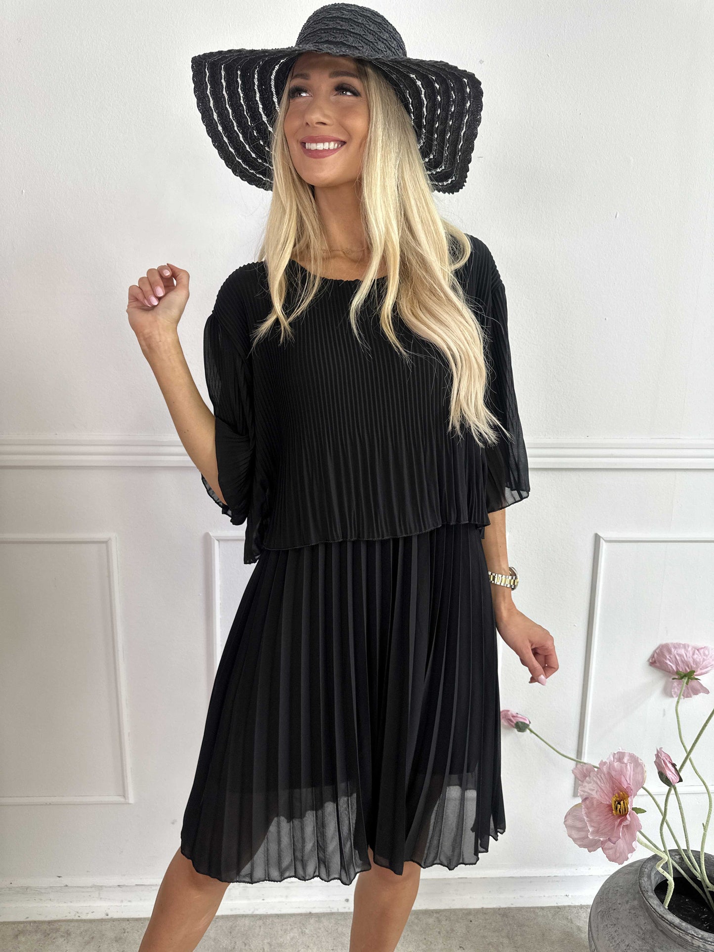 Kristina: bonito vestido plisado con volantes