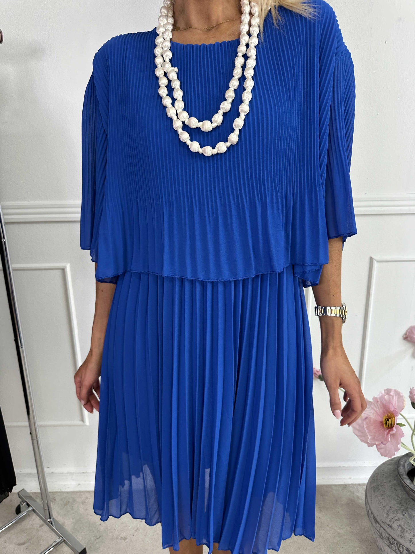 Kristina: bonito vestido plisado con volantes
