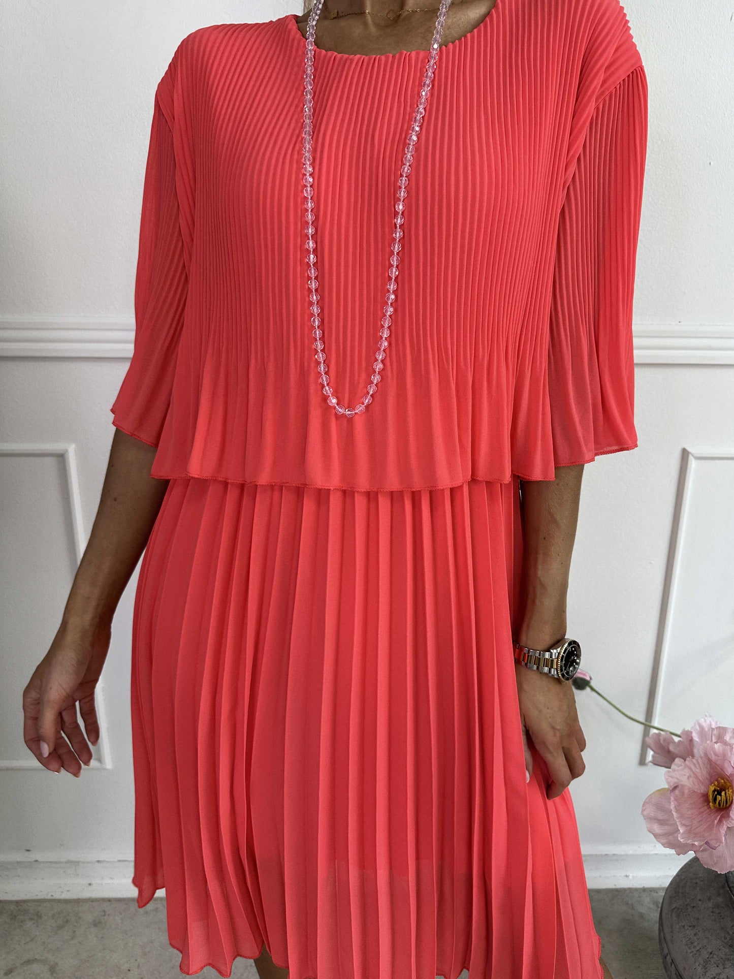 Kristina: bonito vestido plisado con volantes