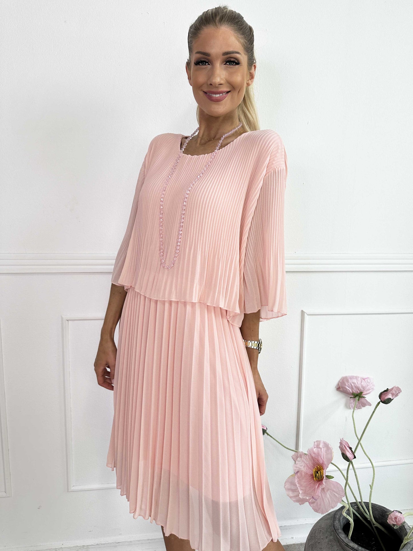 Kristina: bonito vestido plisado con volantes