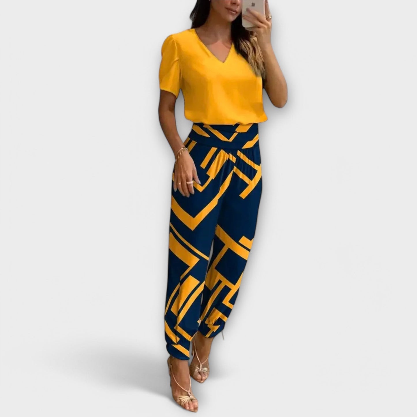 Irmelin: elegante conjunto de top y pantalón