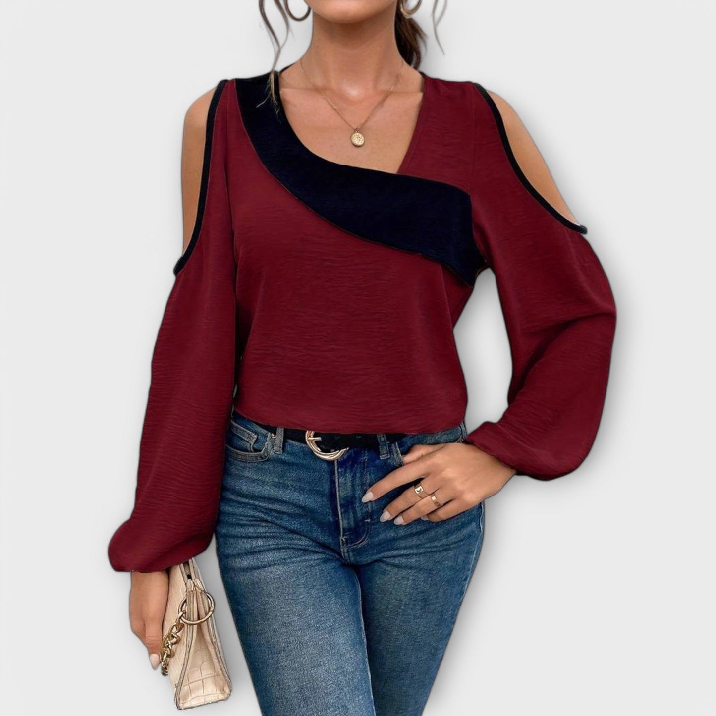 Blusa con cuello cuadrado